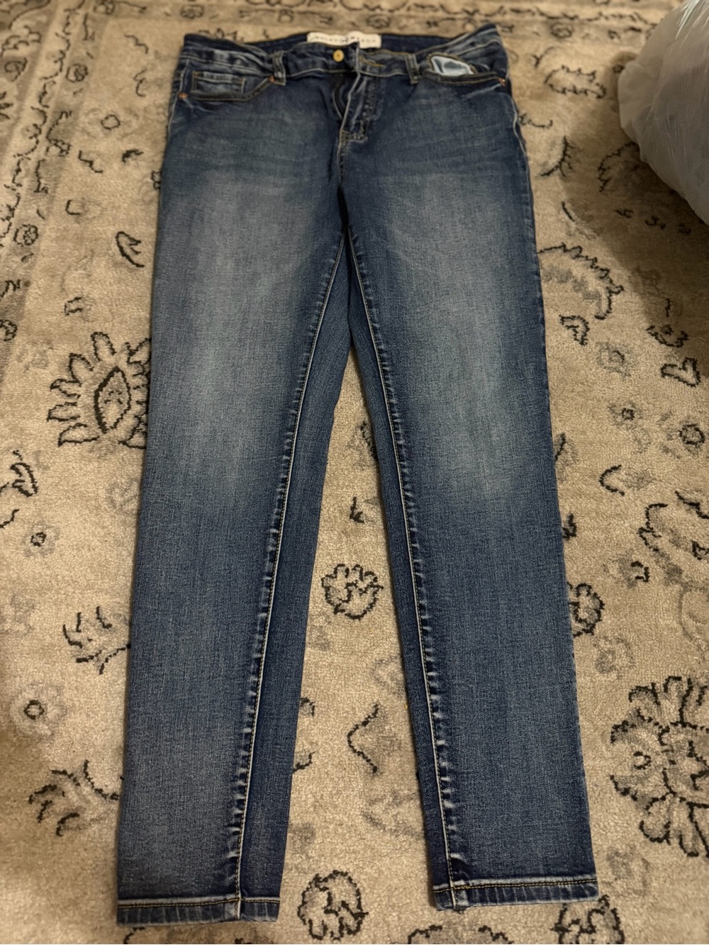 Ashley Mason Women's Skinny Jeans - Medium Blue Wash